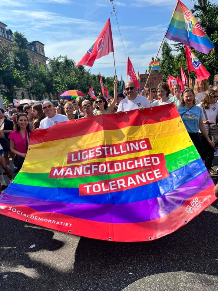 Socialdemokratiet går med til pride